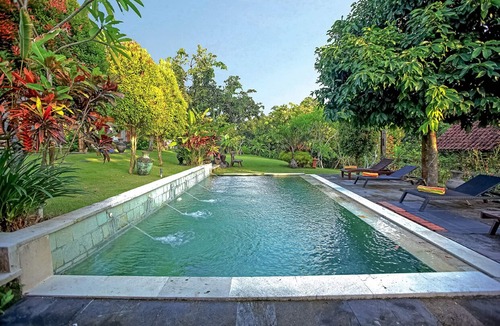 Dalung House | Hidden 4 Bedroom Joglo Historical Home, Large garden, Natural Eco living!