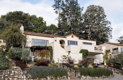 Westside Santa Cruz Apartment | 𝑯𝒊𝒔𝒕𝒐𝒓𝒊𝒄 & 𝑳𝒖𝒙𝒖𝒓𝒊𝒐𝒖𝒔 𝑺𝒑𝒂𝒏𝒊𝒔𝒉-𝑺𝒕𝒚𝒍𝒆 𝑪𝒂𝒔𝒊𝒕𝒂