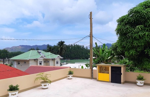 Baie Ste Anne Apartment | Homerez - Appartement 5 km away from the beach for 2 ppl. at Baie Sainte Anne