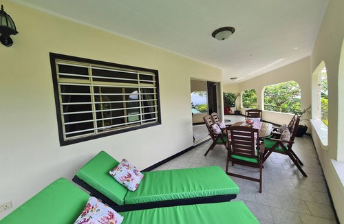 La Misere House | Homerez - House sea view Souvenir
