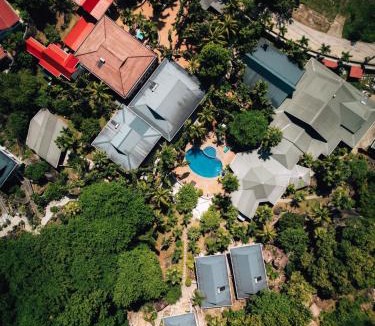 La Digue Hotel | Hotel Chateau St Cloud