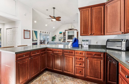 Duck House | HotTub, Pool Table, Elevator! Large fenced yard, pets
