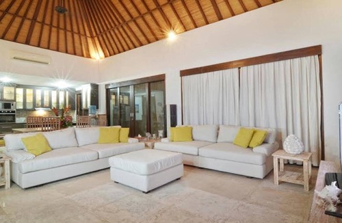 Sanur Kauh Villa | Villa Hibiscus Luxury 4 Bed - 250 meters from beautiful Sanur Beach
