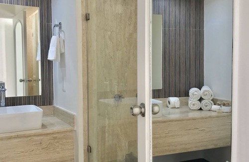 Punta Cancun Apartment | Incredible sea view deluxe with balcony