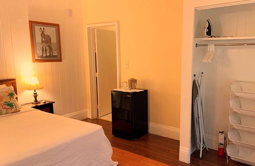 Cockburn Town House | JACKS - Grand Turk B&B Courtyard room with Queen bed - Grand Turk Island!
