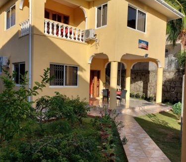 Mare Anglaise Apartment | Josies Cottage