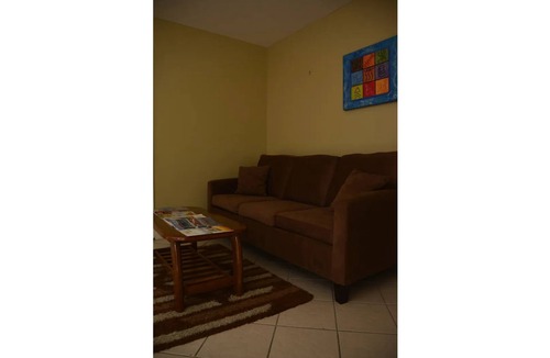 Leeward Settlement House | Kenai’s Place- A Deluxe Master Suite Just 2mins away from Grace Bay Beach
