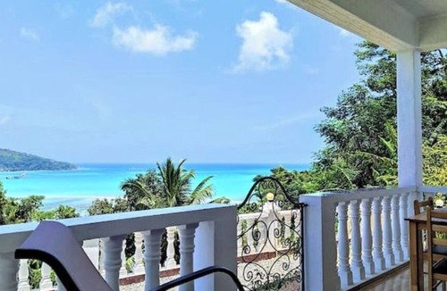 Anse Boileau Apartment | KOKET by Yellow Petals – Sea, Nature & Relax