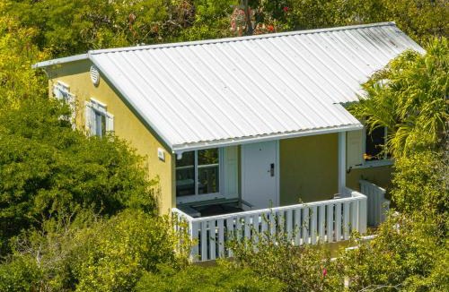 Venetian Road Settlement House | Kokomo Classic 2 Bedroom Couples Cottage