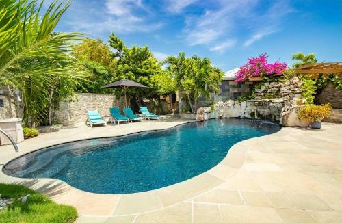 Venetian Road Settlement House | Kokomo Premium King - King Cottage