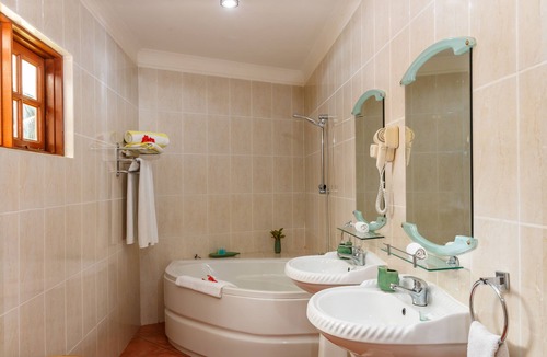 Cerf Island Hotel | L Habitation Cerf Hotel