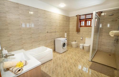 Beau Vallon House | La Belle Residence Self Catering Accommodation