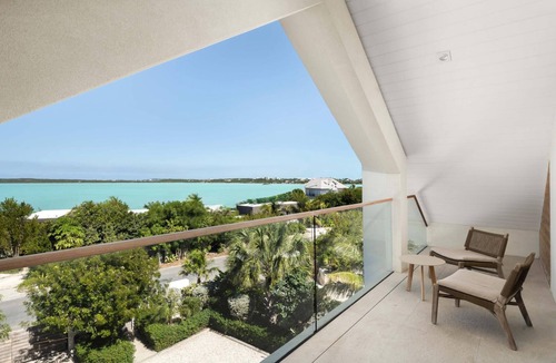 Ocean Point Villa | La Mer Villa West, Luxury Oceanfront on Sapodilla Bay