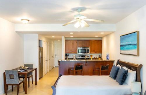 The Bight Apartment | La Vista Azul - Lovely Spacious Condo close to Grace Bay - Free Wi-Fi
