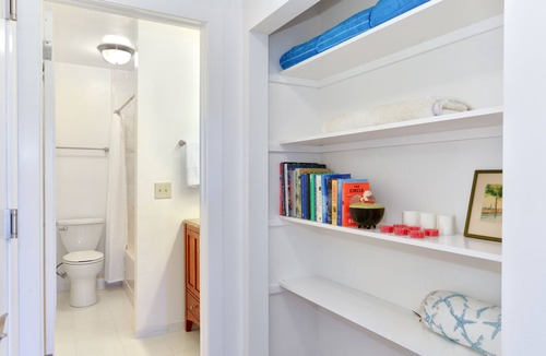 Eastside Santa Cruz Apartment | Lakeside Retreat