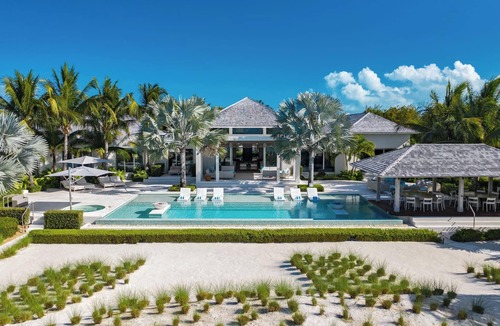 Leeward Settlement Villa | Large Beach Villa in Turks and Caicos