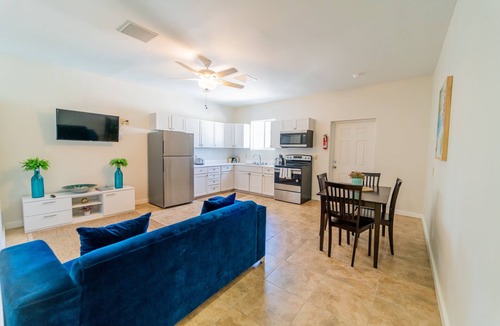Providenciales Bed & Breakfast | Le Bleu Bed and Breakfast