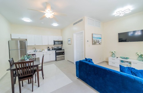 Providenciales Bed & Breakfast | Le Bleu Bed and Breakfast