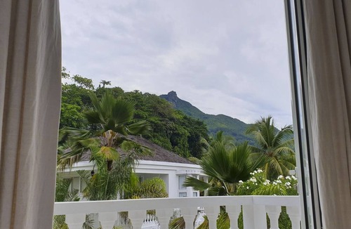 Beau Vallon Villa | Les Jolies Eaux Villa - Chateau Elysium