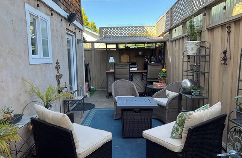 Capitola House | Library by the Sea - 2BR home in beautiful Capitola