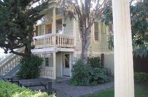 Eastside Santa Cruz House | Lovely Beach Victorian Home at S.C. Yacht Harbor, 1 blk to beach