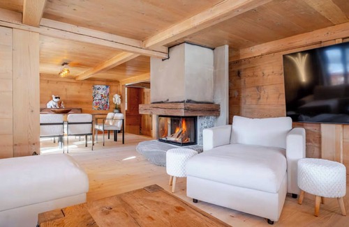 Zig Zag Ward Ski Chalet | Lux Heidi Chalet with Panoramic Views near Gstaad
