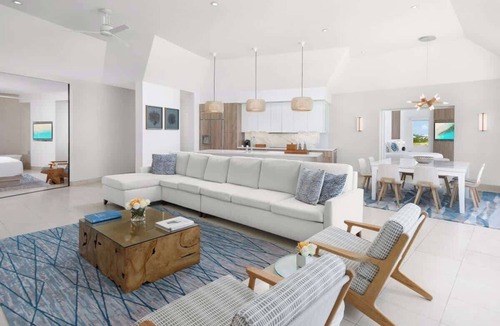 The Bight Apartment | Luxe Oceanfront Penthouse | Hot Tub, Daily Cabana