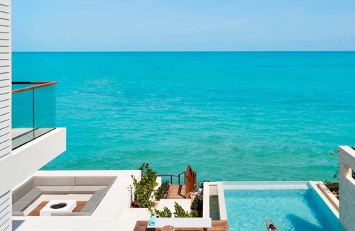Providenciales Villa | Luxurious Oceanfront Villa | Infinity Pool, Plunge