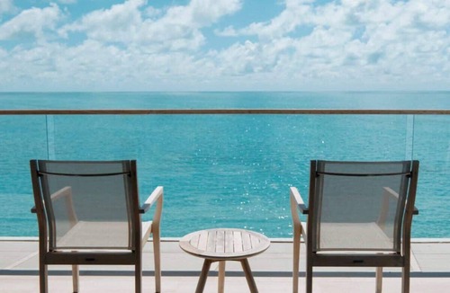 Venetian Road Settlement Villa | Luxurious Oceanfront Villa | Infinity Pool, Views