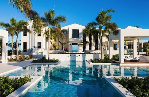 Long Bay Hills Villa | Luxurious 11 bedroom beach villa on Long Bay Beach