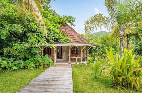 Praslin Island Villa | Luxurious Room With Breathtaking Sea View