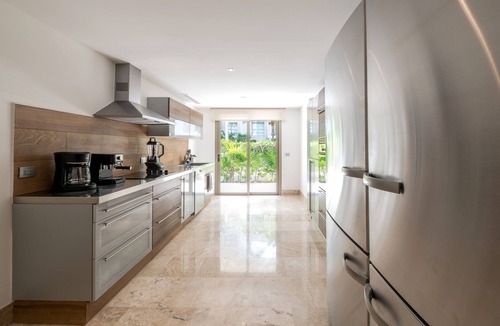 Playa Mujeres Apartment | Luxury 3 Bedroom Beachfront Cancun Vila