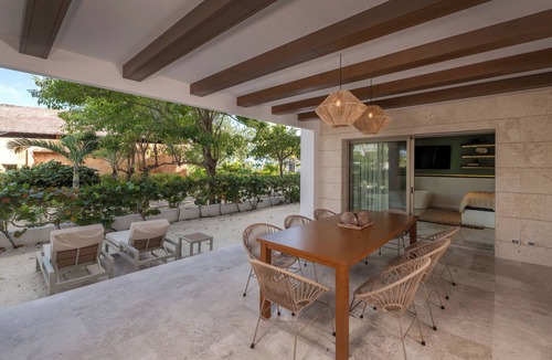 Playa Mujeres Apartment | Luxury 3 Bedroom Beachfront Cancun Vila