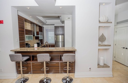 Leeward Settlement Condo | Luxury 4 BED/4 BATH Two-Storey Ocean View Penthouse