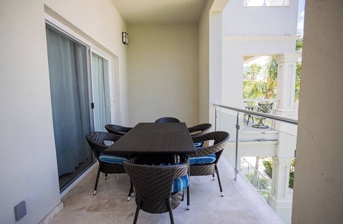 Leeward Settlement Condo | Luxury 4 BED/4 BATH Two-Storey Ocean View Penthouse