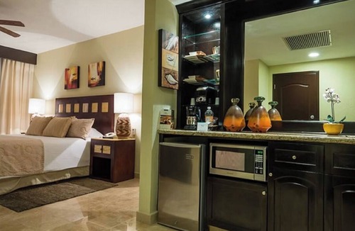 Punta Sam Hotel | Luxury 5 star Deluxe Studio at Villa Del Palmar Cancun Beach Resort & Spa