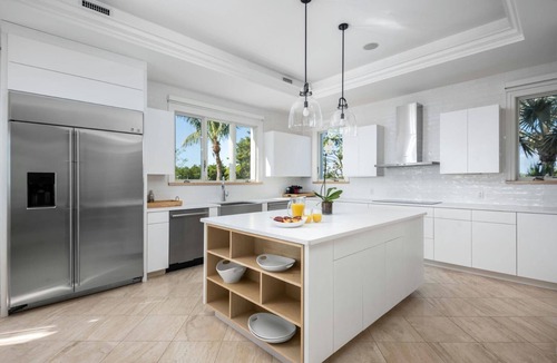 Long Bay Hills Villa | Luxury 7BR Beachfront Villa, Pool, Hot Tub, Gym & Games – Long Bay