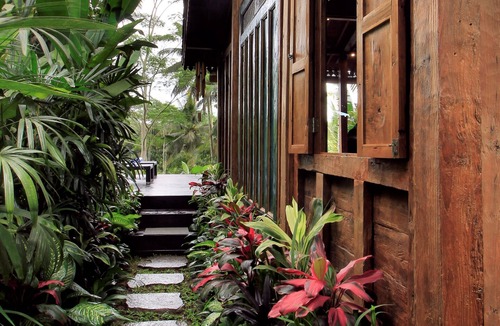 Sambahan Villa | Luxury Antique Villa w/Outdoor Pool!