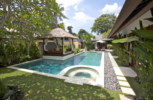 Sanur Villa | Luxury Balinese villa: Private beach entrance