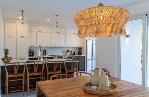 Middle Caicos House | Luxury Beachfront Villa w/Infinity Pool & Rooftop