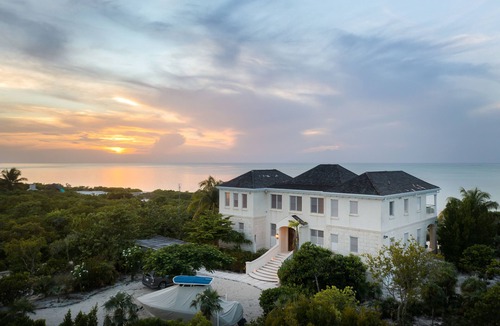 Sandy Point Villa | LUXURY BEACHFRONT Villa on EXQUISITE BEACH, crystal WATER. IN SANDCASTLE ESTATES