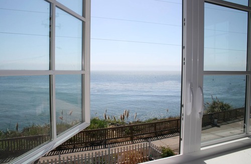 Capitola House | Luxury Ocean Front/Panoramic Views,Walk to Beach, Shops & Dining