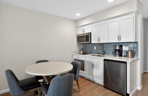Rio del Mar Apartment | Luxury Ocean View Condo - Heated pool and Spa condo