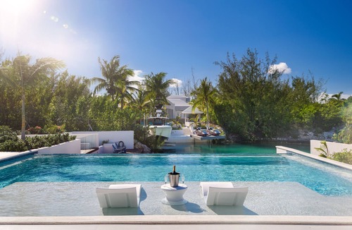 Leeward Settlement Villa | Luxury Villa - 4 Bedroom Waterfront Property