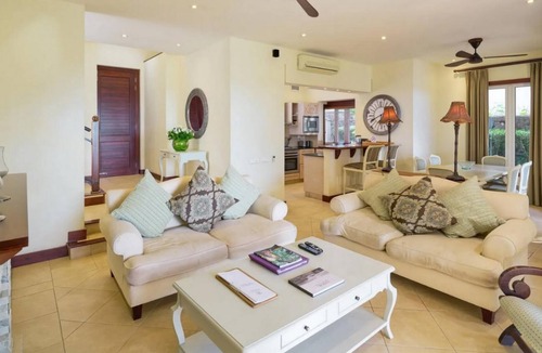 Mare Anglaise Villa | Luxury villa 5 bedroom villa with private pool