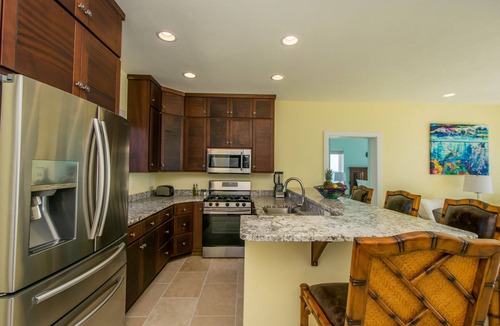 Cockburn Town Villa | Luxury Villa + COURTESY SUV, Steps to Beach: PaddleBoards, Bikes, Chairs & More!