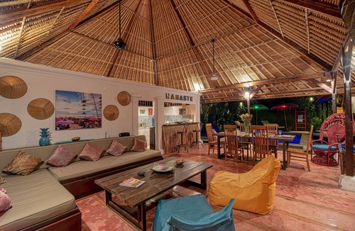 Dyanapura Villa | LUXURY Villa La plancha BEACH, 200m to the Beach, Heart of Seminyak, 300m