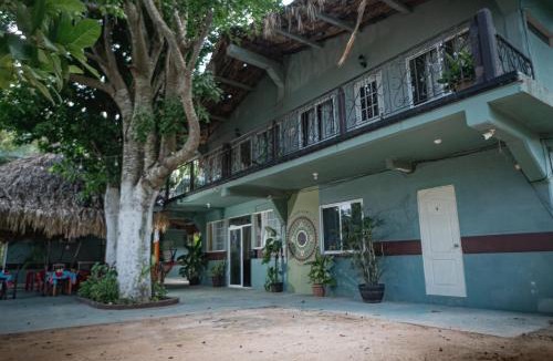 Chiquila Bed & Breakfast | Mandala Villas Hotel & "Sarita's Mexican Restaurant
