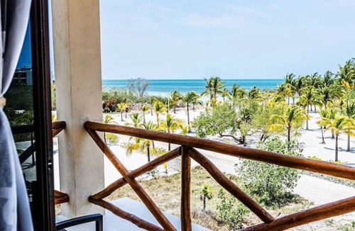 Isla Holbox House | Massive compound/Walk to the beach!