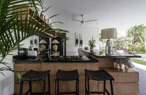 Dyanapura Villa | Modern 3BR Luxury Villa ★ 5 minutes walk to Beach